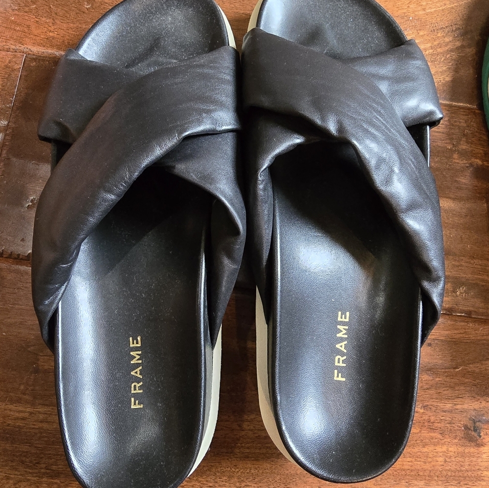 Frame leather sandals